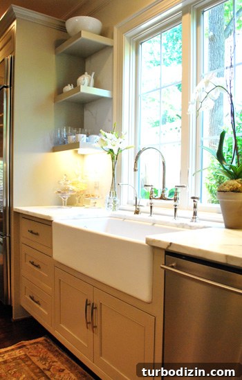 Chic North Carolina Home Tour: Stylish Southern Interior Inspiration 7 img 36784 6