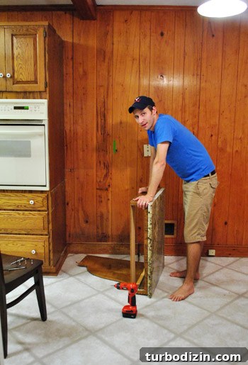 Removing Cabinets and Repairing Vinyl Floor Tile: Step-by-Step Guide 15 img 37273 16