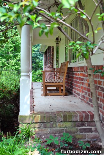 Porch Makeover Ideas to Boost Your Home’s Curb Appeal 6 Close-up of porch