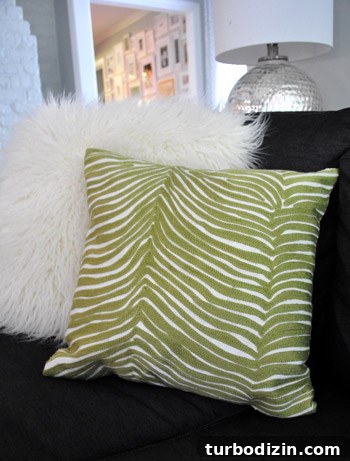 How to Tea-Stain Pillow Covers for a Vintage Look 14 img 37717 13