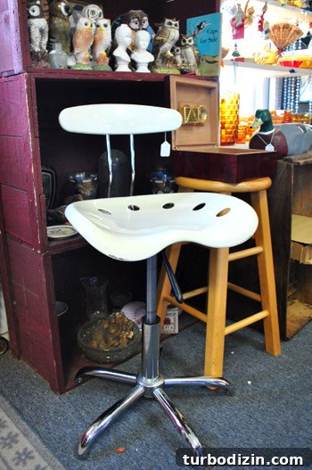 Outer Banks Thrift Shopping Guide: Top Spots & Tips for Finds 11 img 37776 10