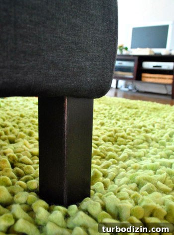 How to Spray Paint Chair Legs in Oil-Rubbed Bronze Finish 3 img 37970 2