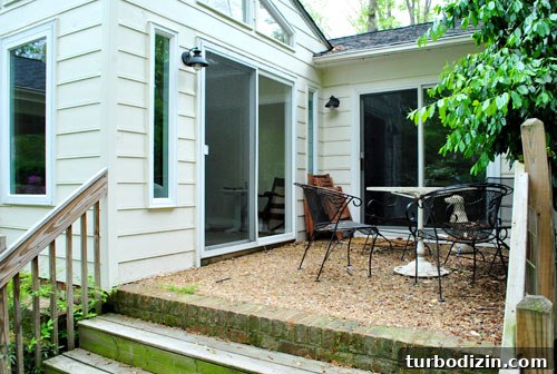 Spray Painting a Metal Outdoor Patio Set: Step-by-Step Guide 2 Mismatched patio furniture before painting