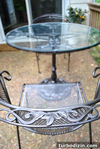 Spray Painting a Metal Outdoor Patio Set: Step-by-Step Guide 12 Chair after painting close-up