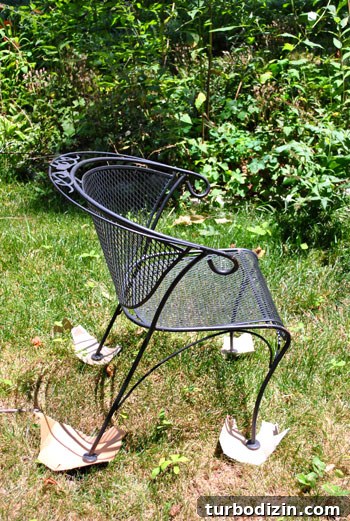 Spray Painting a Metal Outdoor Patio Set: Step-by-Step Guide 6 Furniture set up for spray painting