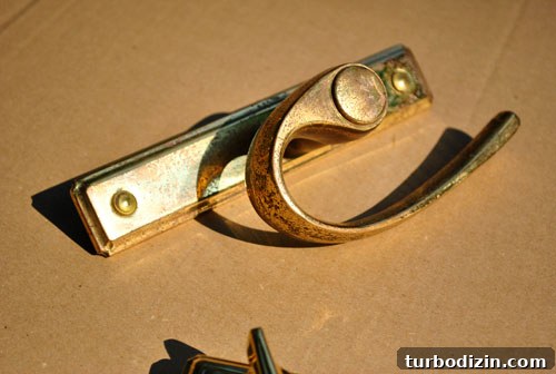Spray Painting Hardware: Step-by-Step Guide for Smooth Results 3 img 39674 2
