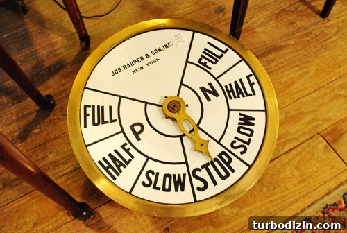 Ship's throttle