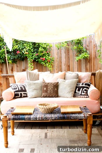 Stunning Outdoor Makeover Ideas to Transform Your Yard 7 Daybed under canopy