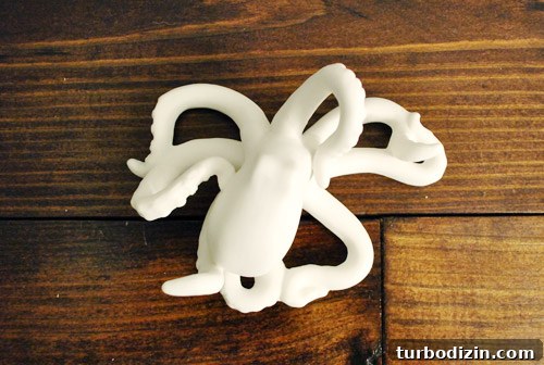 Octomom: Life After 8 Babies—How She Manages Family and Fame 3 Ceramic octopus close-up