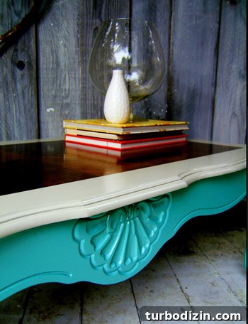 Close-up of hexagon pattern and turquoise underside