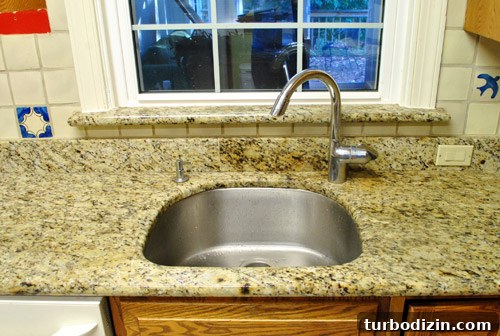 Removing a Kitchen Sink and Replacing Old Granite Countertops 2 img 42473 1