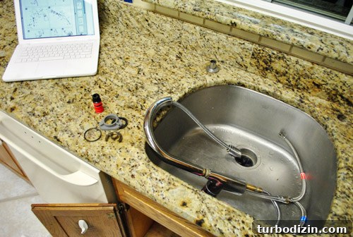 Removing a Kitchen Sink and Replacing Old Granite Countertops 5 img 42473 4