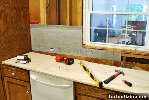 How to Install Cement Backer Board for a Full-Tile Wall 7 img 42819 6