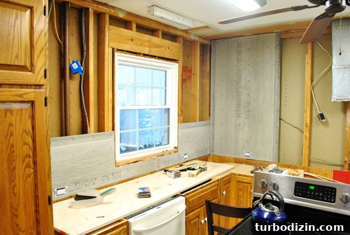 How to Install Cement Backer Board for a Full-Tile Wall 8 img 42819 7