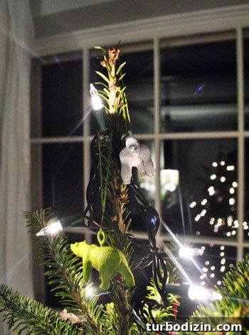 Gorilla ornament on tree top