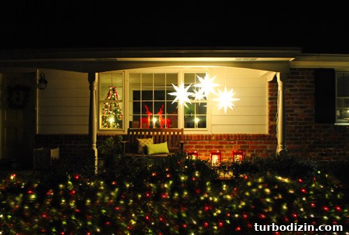 Christmas Exterior House Decorating Ideas: Stylish Outdoor Displays 2 House with holiday lights