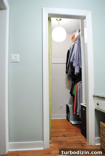 How to Install a Pendant Light in a Closet 5 img 44217 4