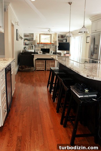 Classic Kitchen Design: Granite Island and White Glass Cabinets 5 img 44285 4