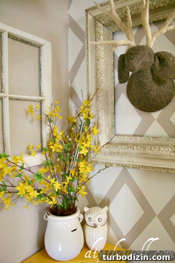Diamond Stenciled Tan and White Wall Treatment Tutorial 5 Stairway after
