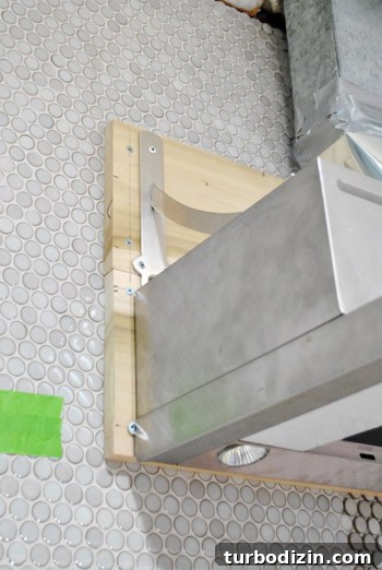 How to Install a Range Hood: Step-by-Step Guide for Kitchens 11 img 44351 14