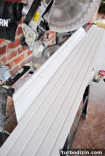 How to Install Crown Molding in Your Kitchen: Step-by-Step Guide 12 img 44739 12