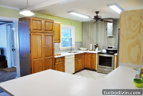 How to Install Crown Molding in Your Kitchen: Step-by-Step Guide 21 img 44739 27