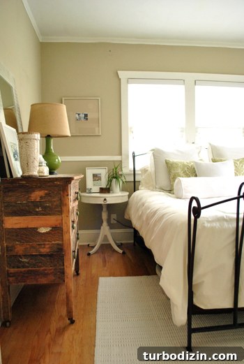 Home Staging Tips: Create an Elegant, Fresh Look for Showings 16 Guest room with metal bed