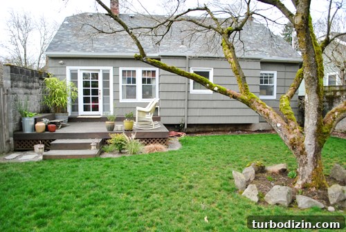 Home Staging Tips: Create an Elegant, Fresh Look for Showings 17 Backyard view