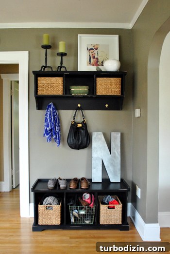 Home Staging Tips: Create an Elegant, Fresh Look for Showings 4 Entry nook