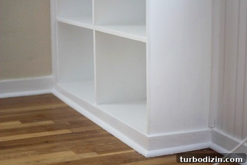 How to Install White Built-In Bookcases Around a Window 5 img 45726 4