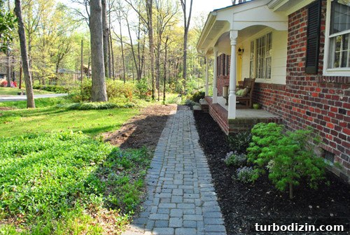 How to Clear and Maintain a Pathway to Your Front Door 13 img 45883 12
