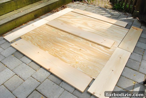 Framed sandbox cover section