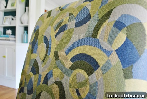 How to Spray-Paint Upholstered Chairs: Step-by-Step Guide 11 img 46172 10