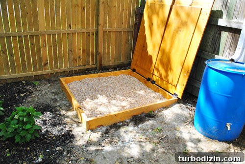 How to Build a DIY Rock Box for Portable Music Playback 8 Finished rock sandbox with lid