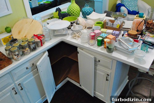 Organize Your Home Room by Room: Tackle One Cabinet at a Time 14 img 46643 13