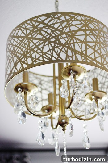 Glam Eclectic Tween Bedroom Ideas for a Stylish Space 5 Cozy reading nook
