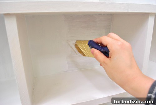Hand Painting DIY Wooden Dollhouse With Short Handle Angled Paintbrush