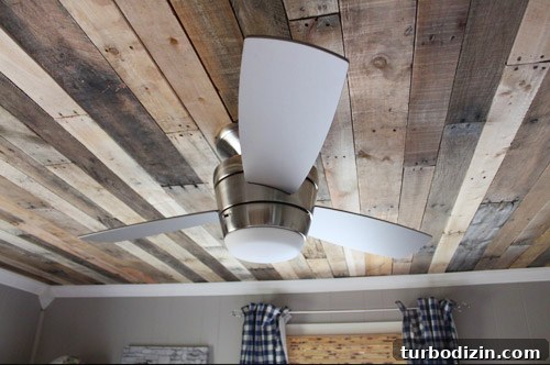 Boy’s Bedroom with Wood-Plank Ceiling and Checkered Curtains 5 Room with pallet ceiling