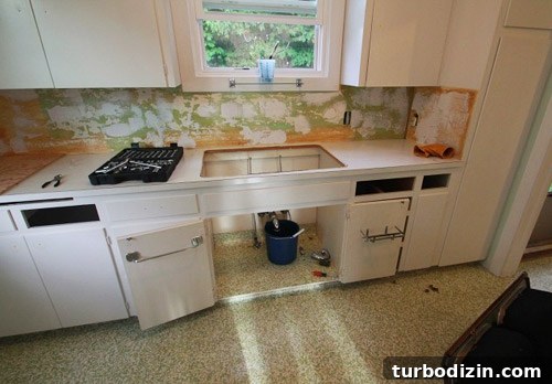 How to Add Stainless Steel Countertops to Your Kitchen 3 img 47504 2