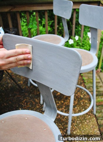 Spray Painting Metal Stools: Step-by-Step Guide for a Smooth Finish 12 img 47692 11