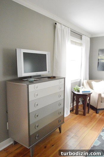 Should You Put a TV in the Bedroom? Pros, Cons & Tips 3 img 48251 2