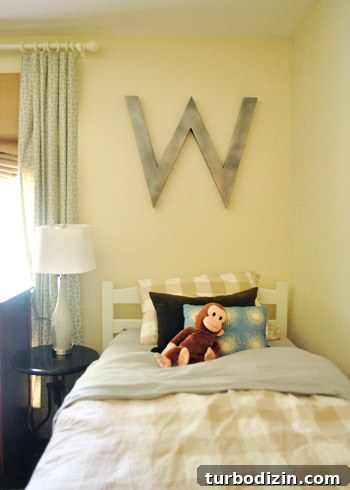 Breezy Bright House: Modern Coastal Home Tour 16 Boys' shared bedroom