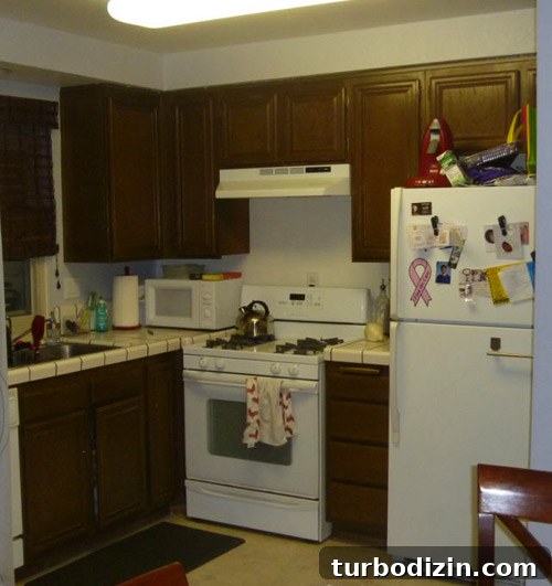 White Kitchen with Green Glass Mosaic Backsplash Tile Ideas 2 img 48982 1