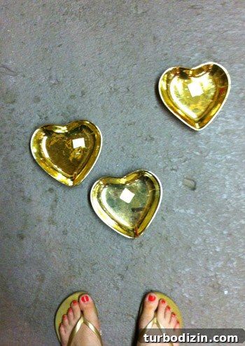 Beachfront Boutiques and Thrift Stores to Explore 12 Small gold plates for wall grouping