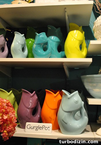Beachfront Boutiques and Thrift Stores to Explore 19 Mod Cottage display with vases and decor