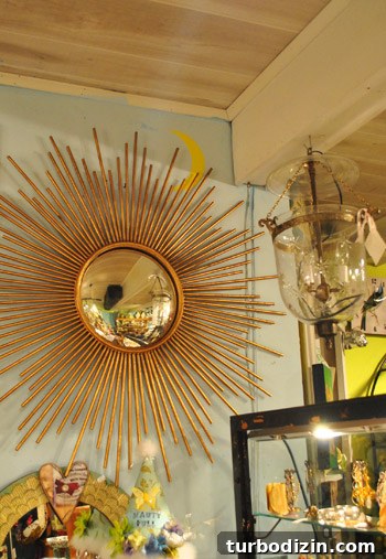 Beachfront Boutiques and Thrift Stores to Explore 28 Gorgeous mirror and ceiling details