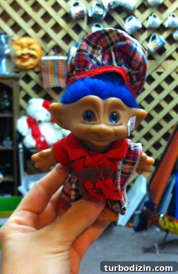 Beachfront Boutiques and Thrift Stores to Explore 8 Vintage figurines