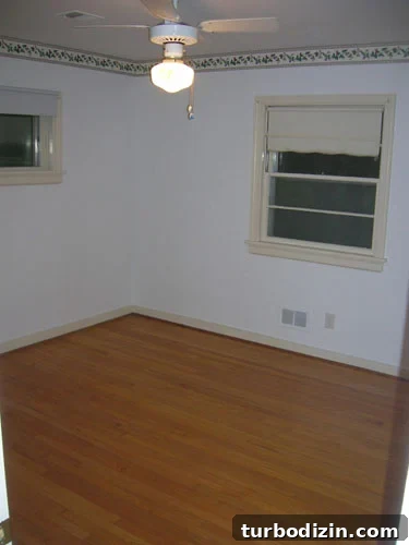 What Homebuyers Notice — and Ignore — When House Hunting 3 Dated Bedroom With Wallpaper Border And Cream Trim