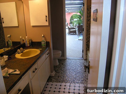 Bathroom before remodel