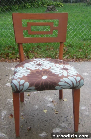 110408-006 Refinished chair detail